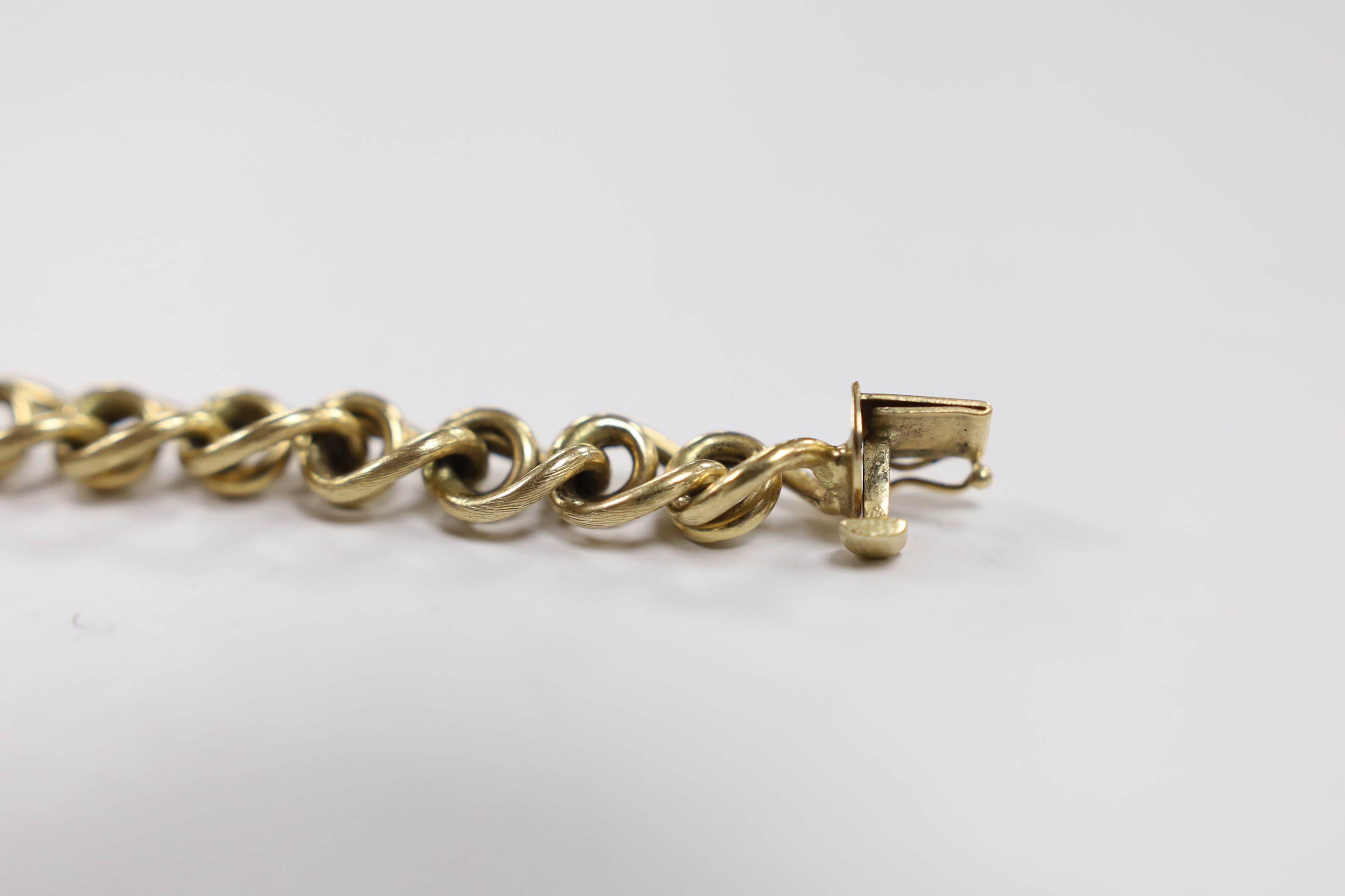 An American 14k yellow metal double link bracelet, 18.5cm, 28.2 grams.
